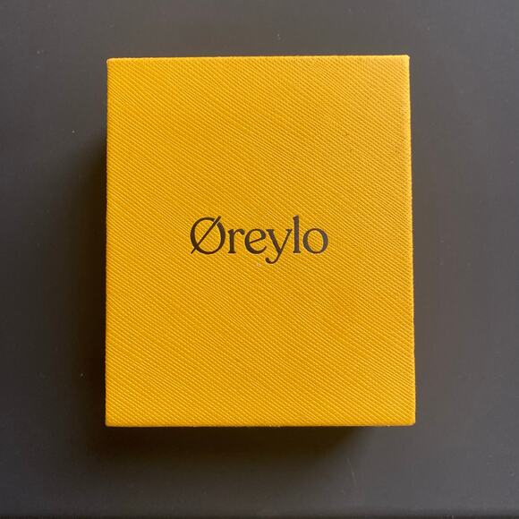 Oreylo Gentle Butterfly Adjustable Hypoallergenic Gold Rhodium Earring NEW - Picture 2 of 9